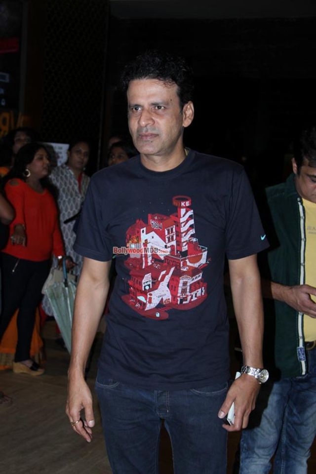 Manoj Bajpai, Nikhil Advani at Screening of Marathi Film 'Manatlya Unhat'