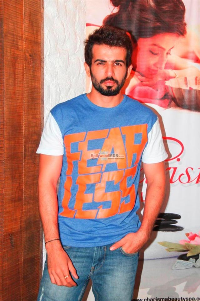 Aamir Ali, Jay Bhanushali, Rakhi Sawant, Shweta Khanduri among Bolly & TV Celebs at Charisma Spa success celebrations