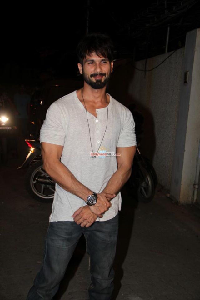 Kangana Ranaut, R. Madhavan, Shahid Kapoor among other Bolly Celebs at 'Tanu Weds Manu Returns' Success Party