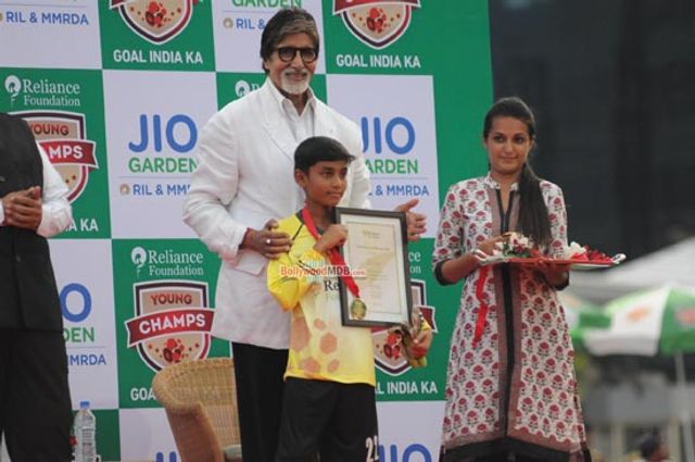 John Abraham, Abhishek Bachchan, Ranbir Kapoor, Amitabh Bachchan among other Celebs with CM Devendra Fadnavis at the opening football match at JIO Garden