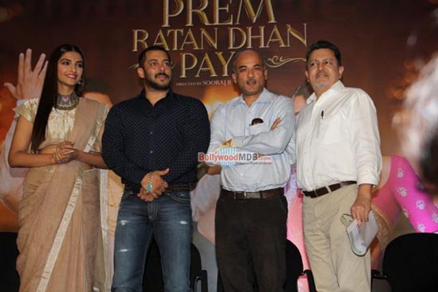 Salman Khan, Sonam Kapoor & Sooraj Barjatya at PRDP Press Conference