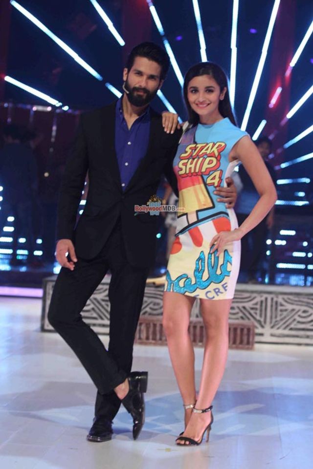 Bolly Celebs at Super Finale of Jhalak Dikhhla Jaa Reloaded