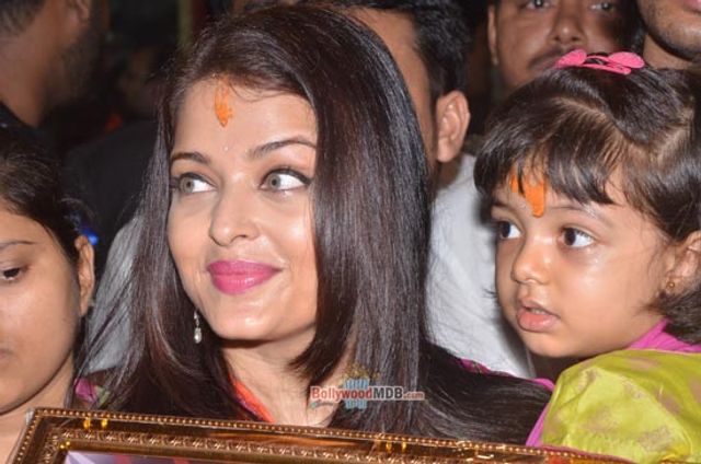 Aishwarya Rai Bachchan and Vidya Balan snapped at GSB Ganpati