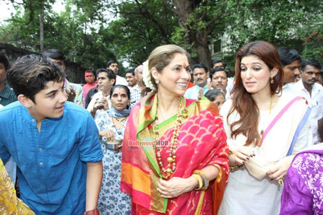 Dimple Kapadia, Twinkle Khanna and Akshay Kumar's son Aarav at their residence Ganpati Visarjan