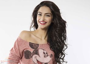 Sonam Kapoor Photo