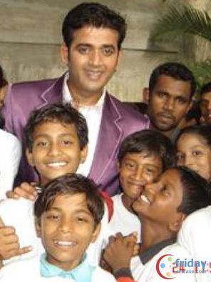 Ravi Kishan Photo