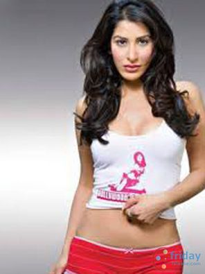Sophie Choudry Photo