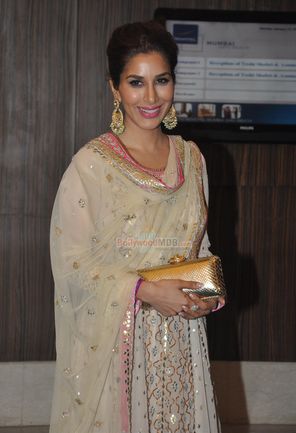 Sophie Choudry Photo