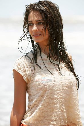 Ayesha Khanna Photo