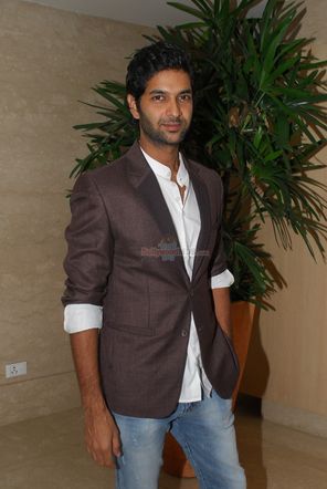 Purab Kohli Photo