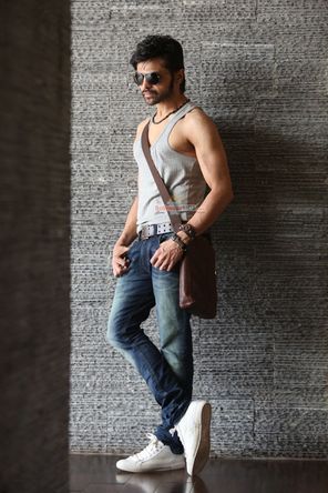 Himesh Reshammiya Photo