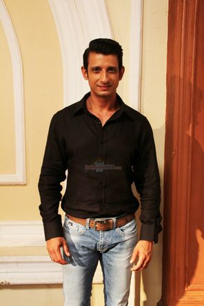 Sharman Joshi Photo
