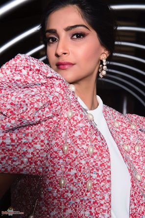 Sonam Kapoor Photo