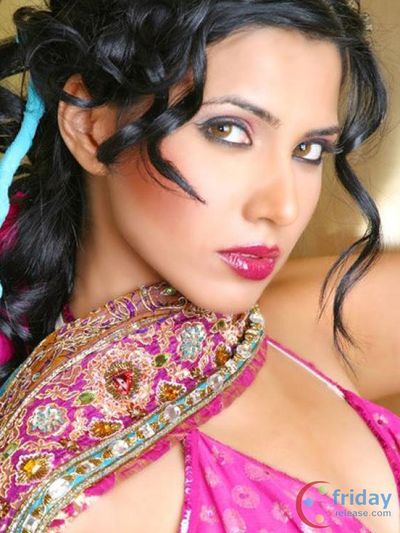 Nikita Anand Photo