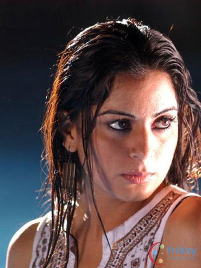 Shraddha Arya Photo