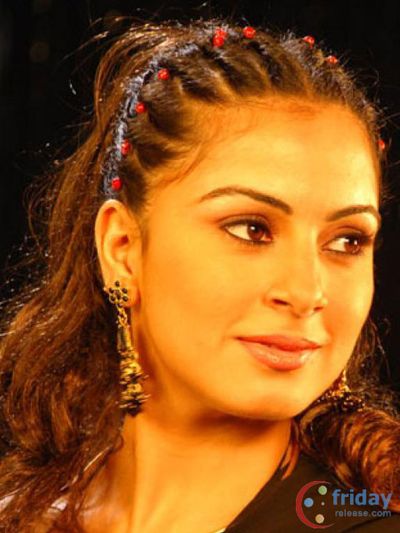 Shraddha Arya Photo