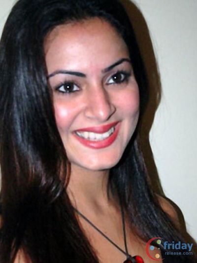 Shraddha Arya Photo