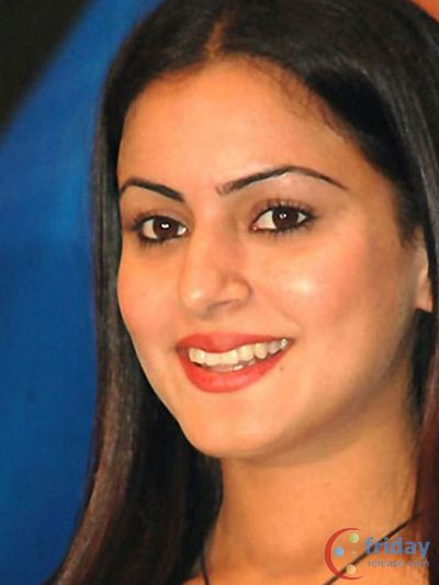 Shraddha Arya Photo