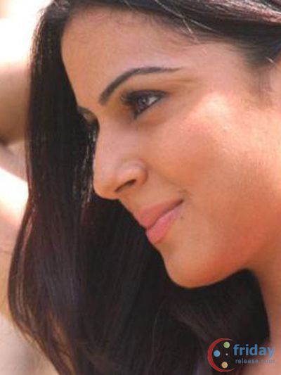 Shraddha Arya Photo