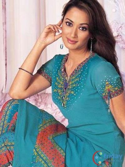Gayatri Joshi Photo