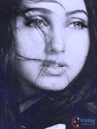 Rinke Khanna Photo