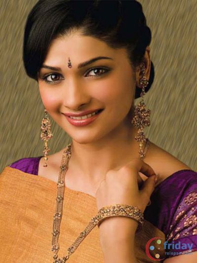 Prachi Desai Photo