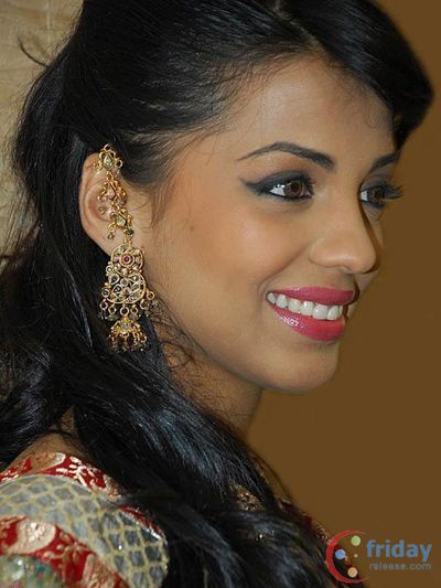 Mugdha Godse Photo