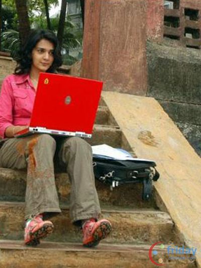 Neha Julka Photo