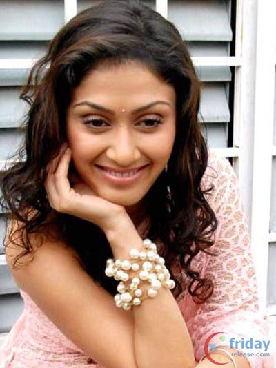 Manjari Phadnis Photo