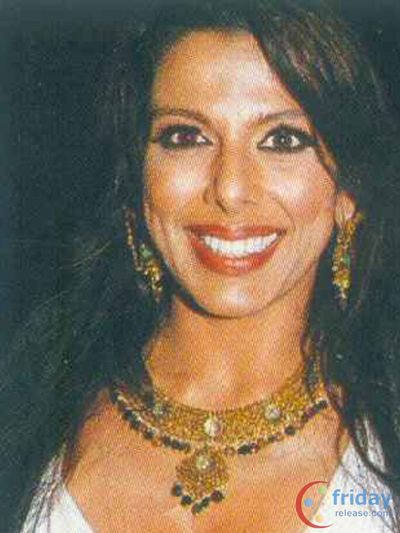 Pooja Bedi Photo