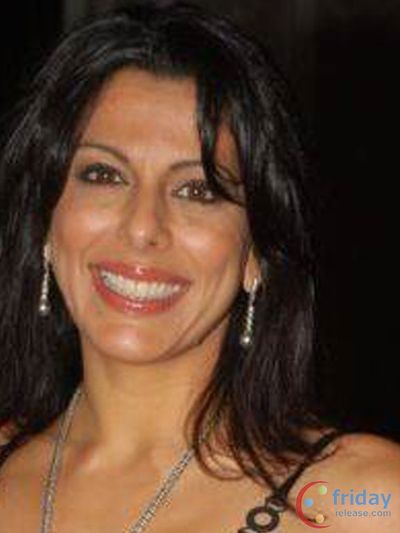 Pooja Bedi Photo