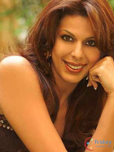 Pooja Bedi Photo