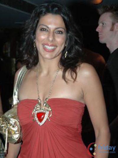 Pooja Bedi Photo
