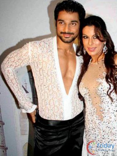 Pooja Bedi Photo