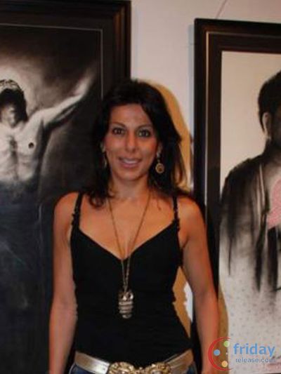 Pooja Bedi Photo