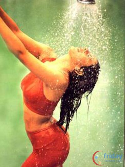 Pooja Bedi Photo