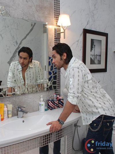 Adhyayan Suman Photo