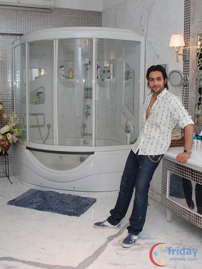 Adhyayan Suman Photo