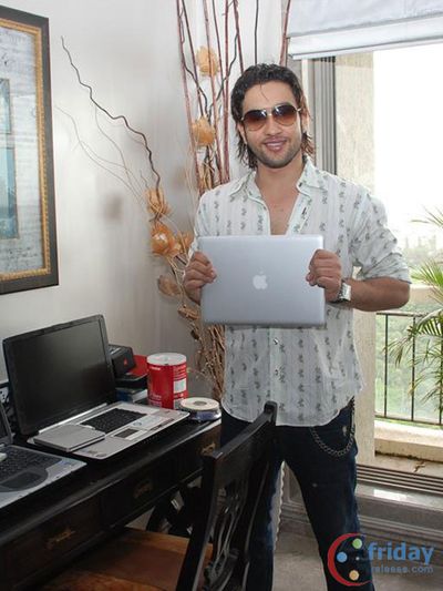 Adhyayan Suman Photo