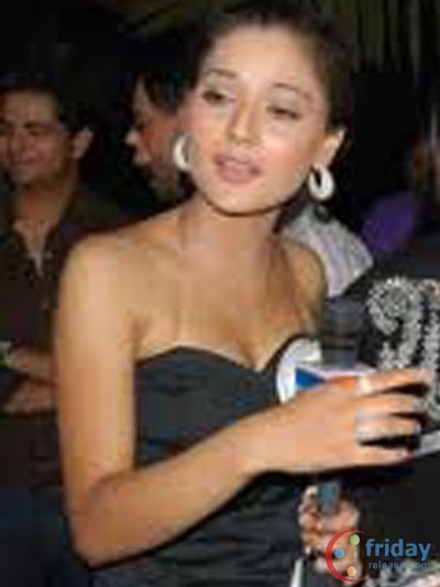 Sara Khan Photo