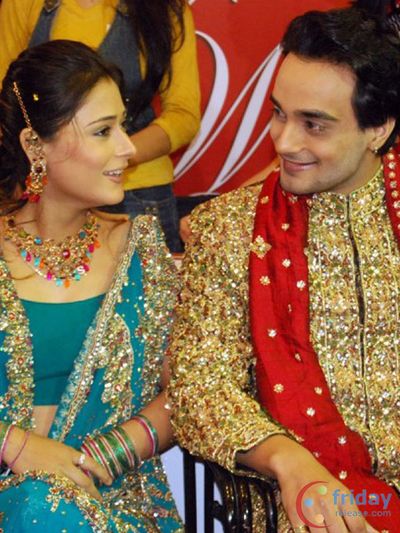 Sara Khan Photo