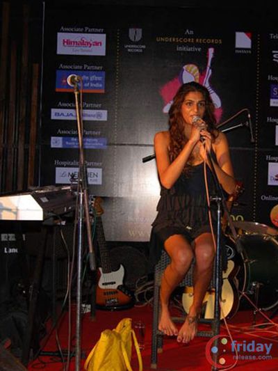 Anushka Manchanda Photo