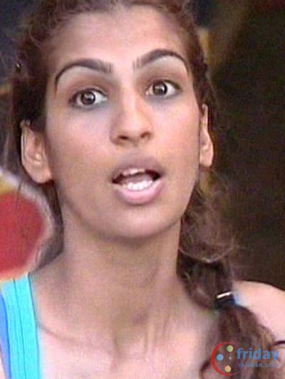 Anushka Manchanda Photo