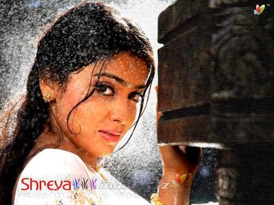 shriya saran in mazhai song