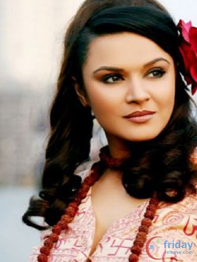 Aashka Goradia Photo