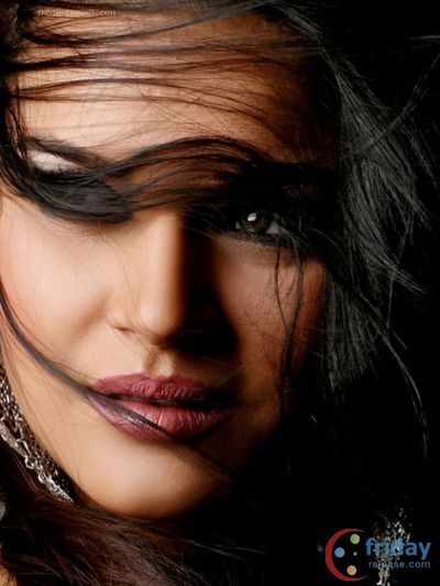 Aashka Goradia Photo