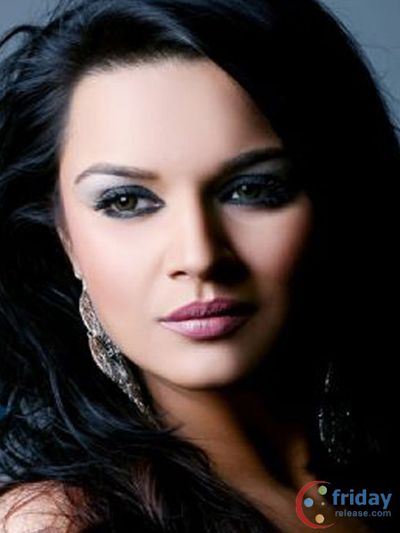 Aashka Goradia Photo
