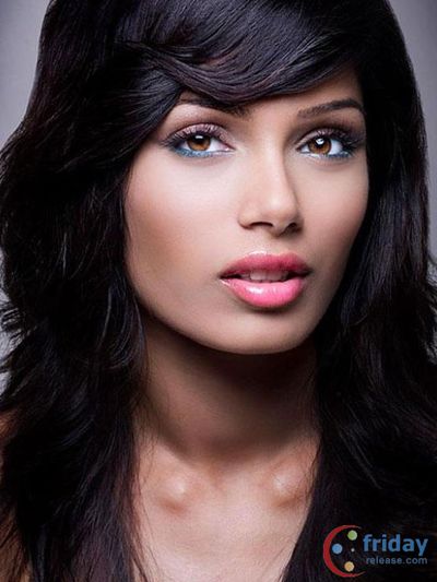 Freida Pinto Photo