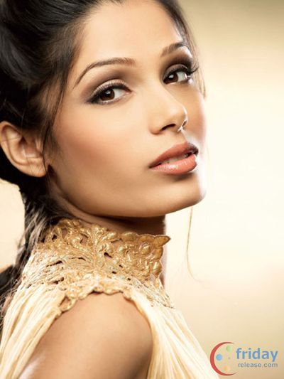 Freida Pinto Photo