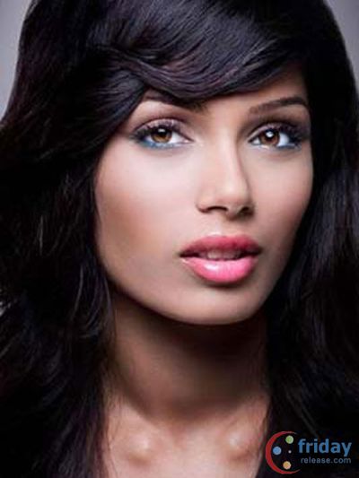 Freida Pinto Photo